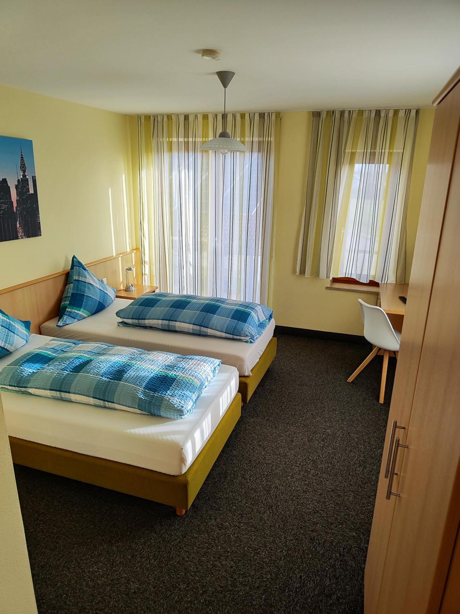 Wirtshaus Zur Bina Hotel Vilsbiburg Buitenkant foto