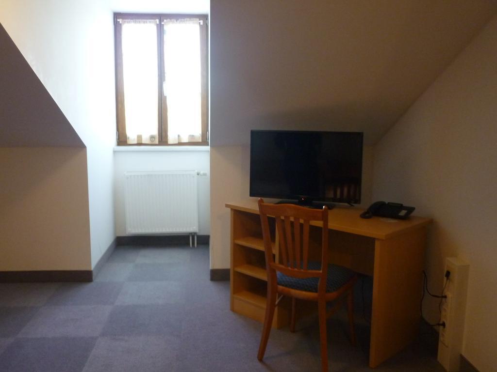 Wirtshaus Zur Bina Hotel Vilsbiburg Buitenkant foto